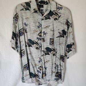 Montage by Mon Cheri Gray Casual Button Down Shirt with Artistic Print